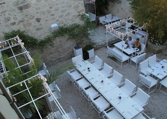 Sign Butik Hacimemis Otel Alaçatı